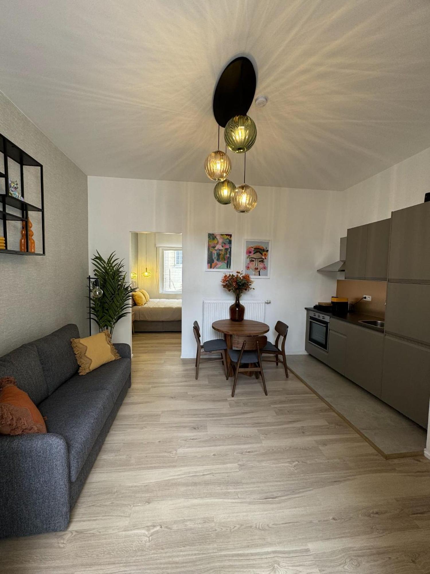 Luxury Suits Royal By Rikas Apartment